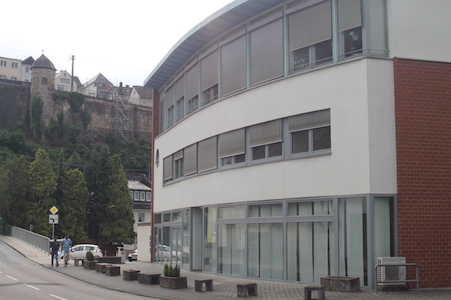 Bild: Im ehemaligen Berufsinformationszentrum an der Sauertalstraße soll das neue Integrationszentrum entstehen. Die Eröffnung ist für nach den Sommerferien vorgesehen.